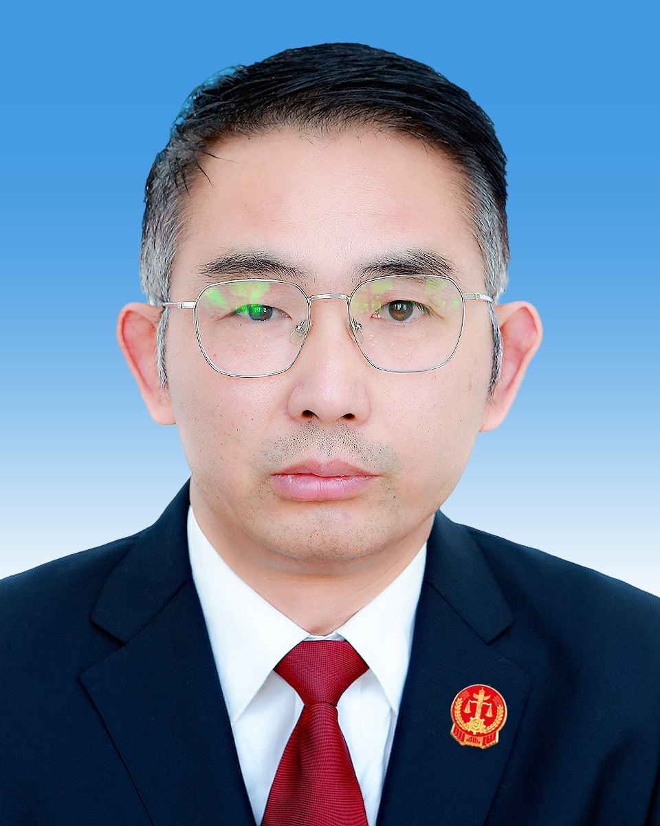 黄炜洲.jpg